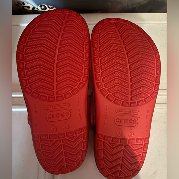 Brand new lightning McQueen light up crocs - Picture 2 of 2